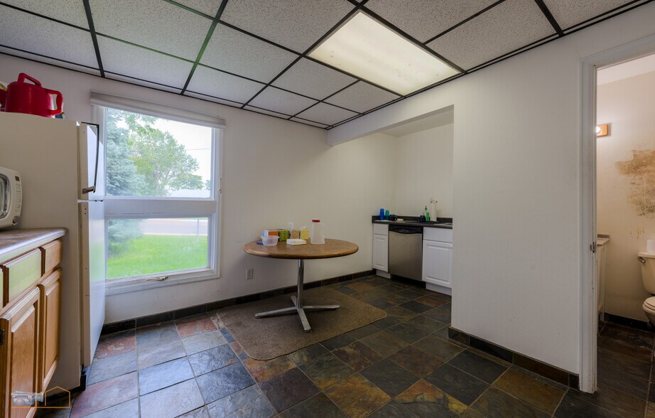 More Photos Of 1243 S Sherman Dr, Longmont Warehouse For Lease