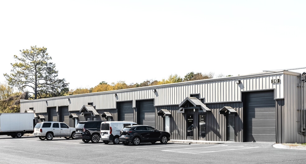 More Photos Of 450 Pike Park Dr, Lawrenceville Warehouse For Lease
