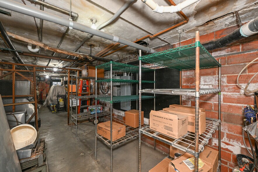 More Photos Of 780 W Market St, Akron Freestanding For Sale