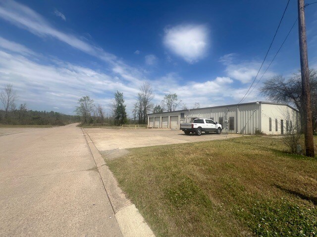 More Photos Of 323 Parker Rd, Monroe Distribution For Sale