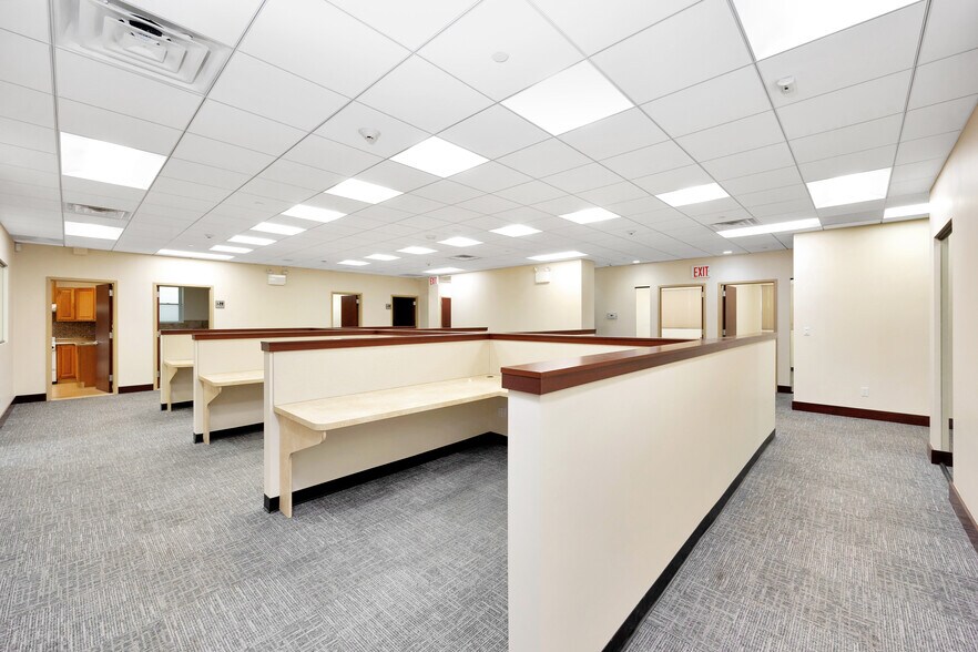 More Photos Of 169 Liberty Ave, Mineola Office For Sale