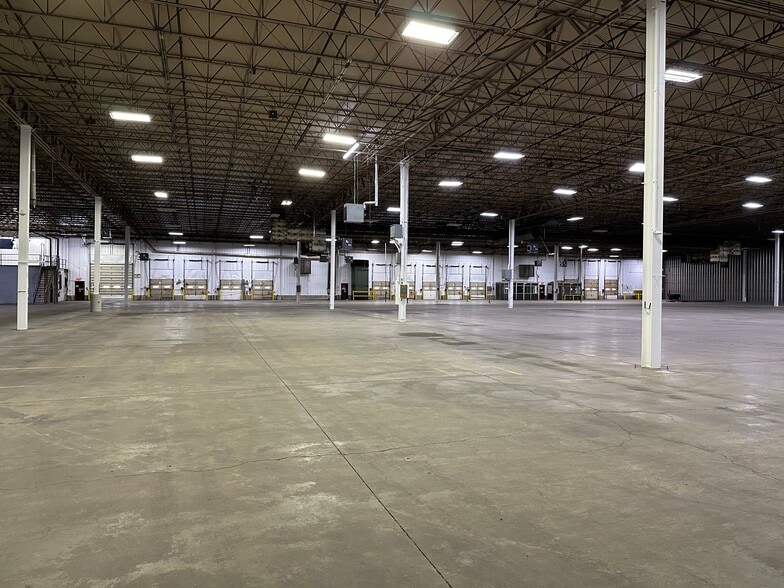 More Photos Of 1300 Sauk Ave, Baraboo Manufacturing For Lease
