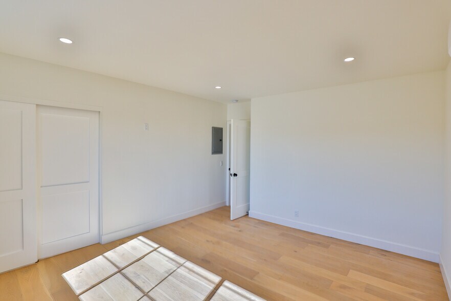 More Photos Of 22227 Pacific Coast Hwy, Malibu Apartments For Sale