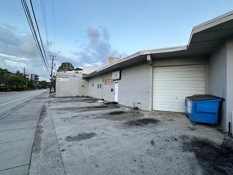 More Photos Of 2117 N Dixie Hwy, Wilton Manors Light Distribution For Sale