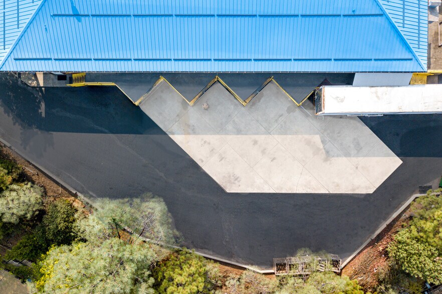 More Photos Of 810 Whispering Pines Ln, Grass Valley Refrigeration Cold Storage For Sale