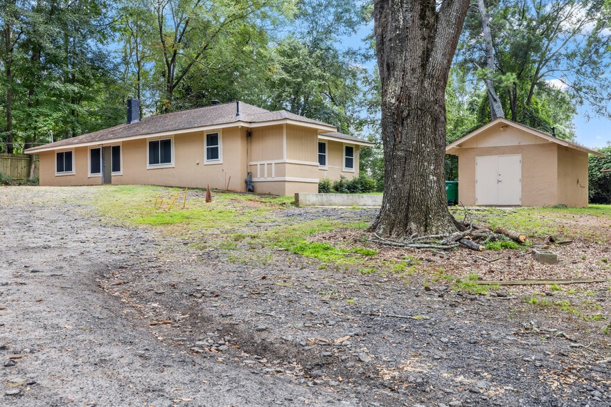 More Photos Of 4239 Flat Shoals Pky, Decatur Religious Facility For Sale
