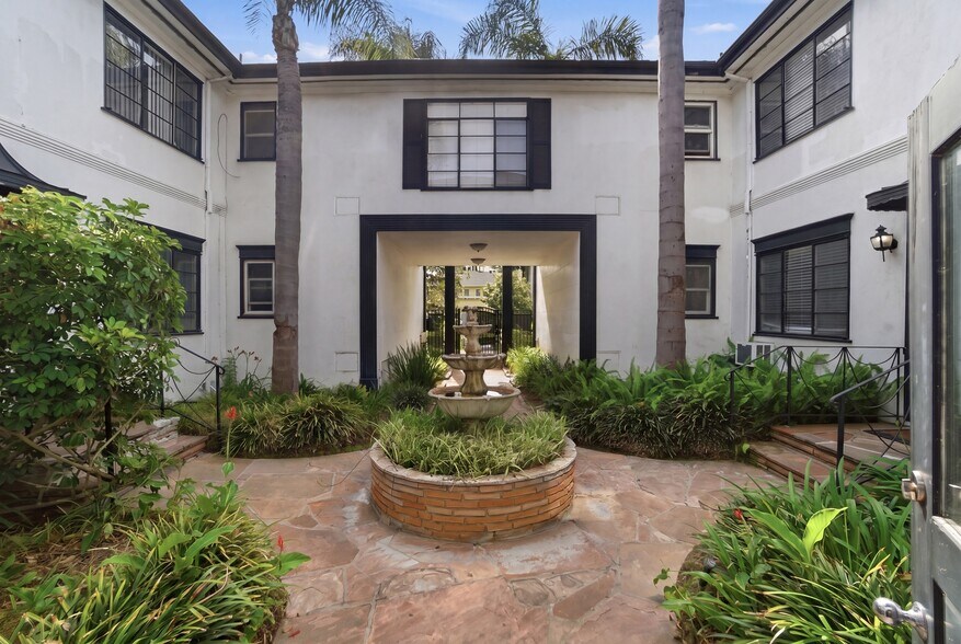 More Photos Of 817 S Windsor Blvd, Los Angeles Apartments For Sale