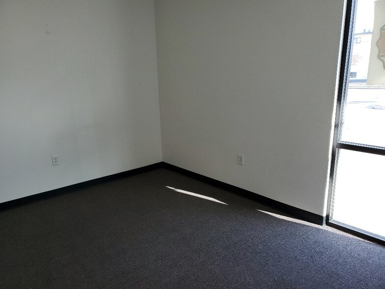 More Photos Of 2437-2443 S Prairie Ave, Pueblo Office For Sale