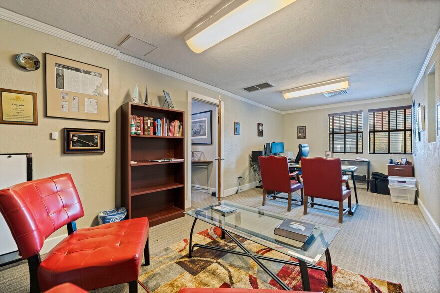 More Photos Of 721 1st Ave N, Saint Petersburg Office For Sale