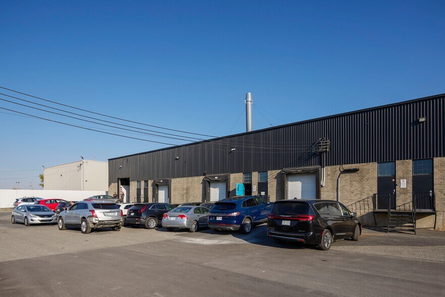 More Photos Of 667 Giffard, Longueuil Flex For Lease