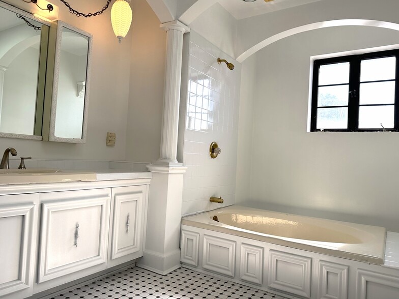 More Photos Of 1005 Dundalk Ave, Baltimore Freestanding For Sale