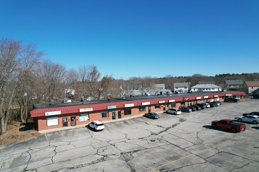 More Photos Of 129-131 E Main St, Webster Unknown For Lease