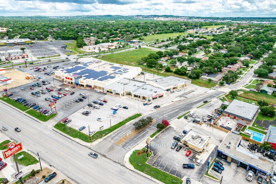 More Photos Of 12002-12016 Perrin Beitel Rd, San Antonio Freestanding For Lease