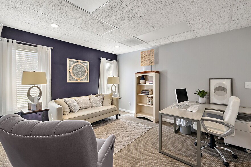 More Photos Of 609 W Montrose St, Clermont Office For Sale