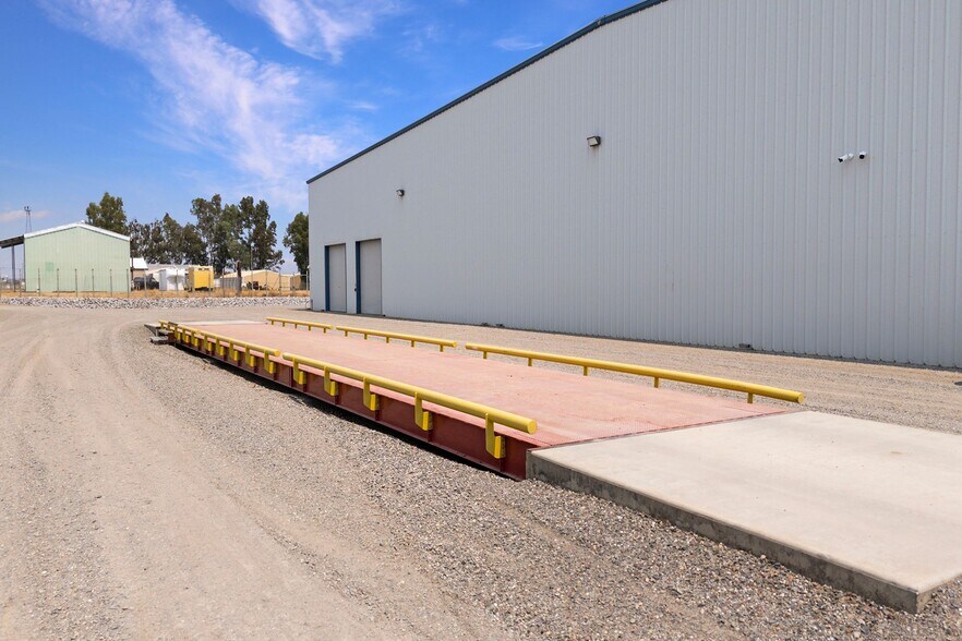 More Photos Of 4928 Marguerite Ave, Corning Warehouse For Sale