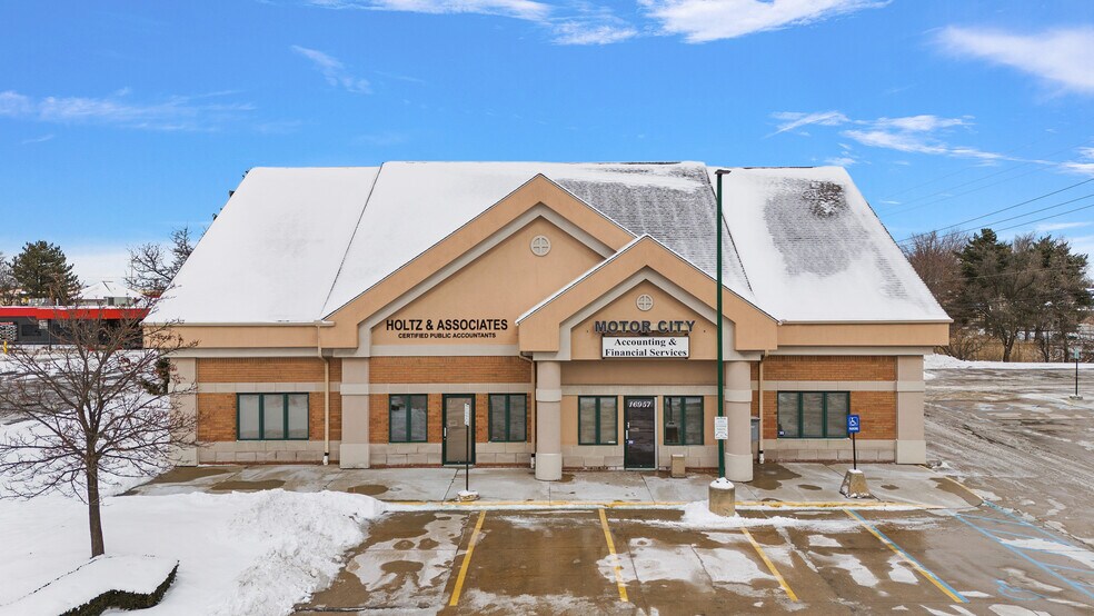 Primary Photo Of 16955-16957 18 Mile Rd, Clinton Township Office For Lease