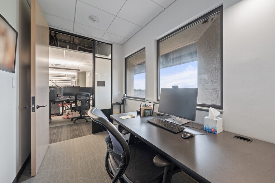 More Photos Of 7620 Guadalupe St, Austin Office For Lease