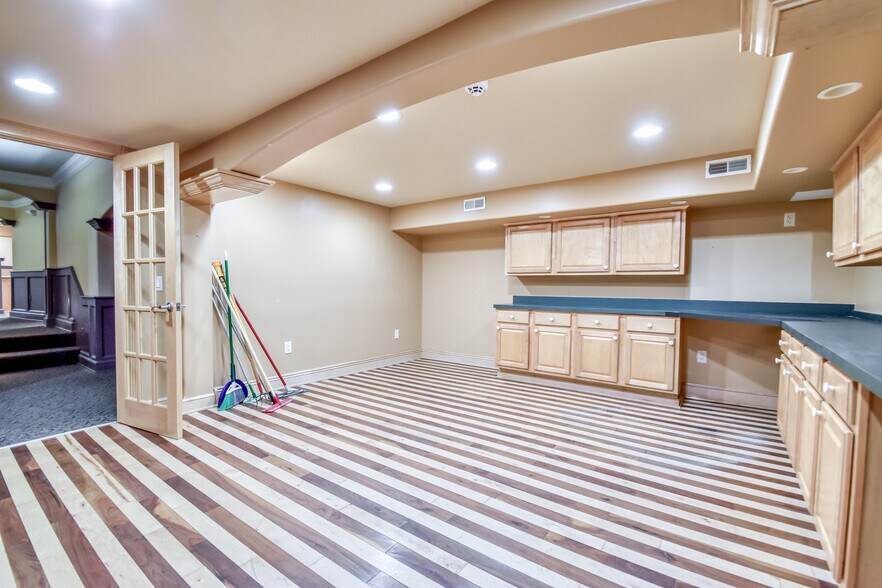 More Photos Of 4199 Main St, Perry Flex For Sale