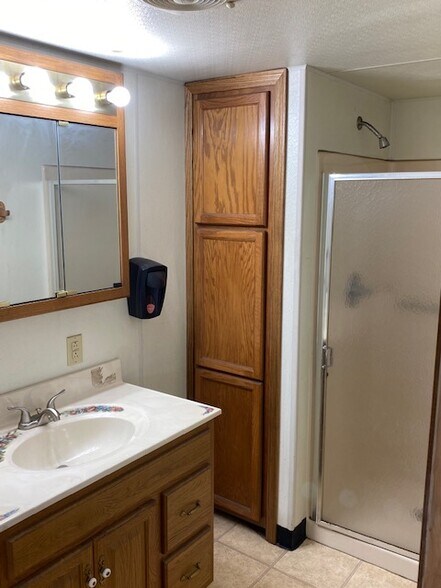 More Photos Of 600 Meyer Rd, Celina Flex For Lease