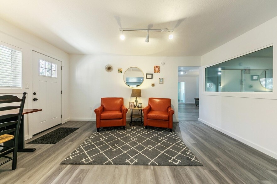 More Photos Of 8393 N Lake Blvd, Kings Beach Showroom For Sale