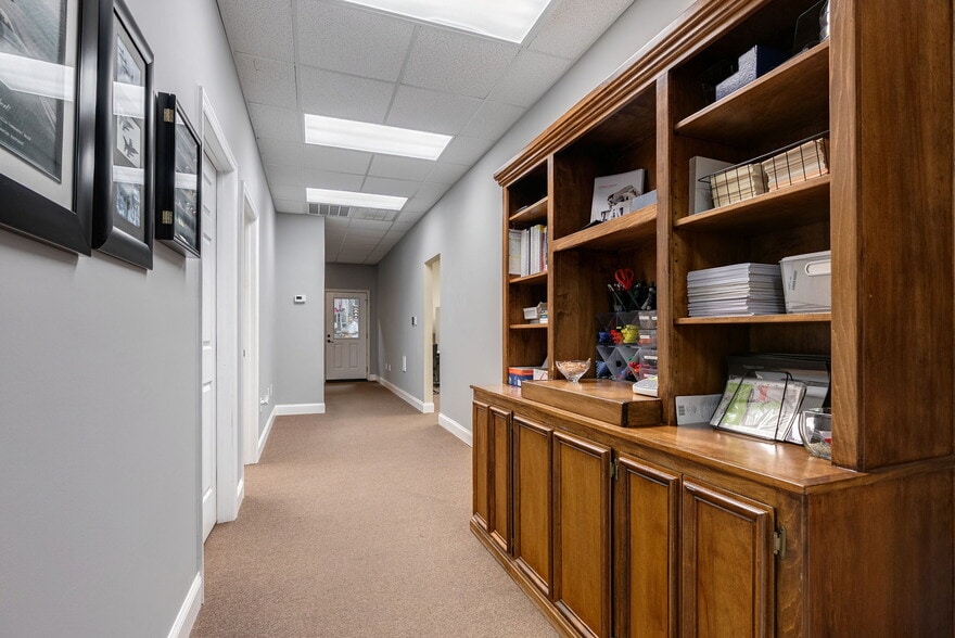 More Photos Of 328 Commerce Blvd, Bogart Warehouse For Sale