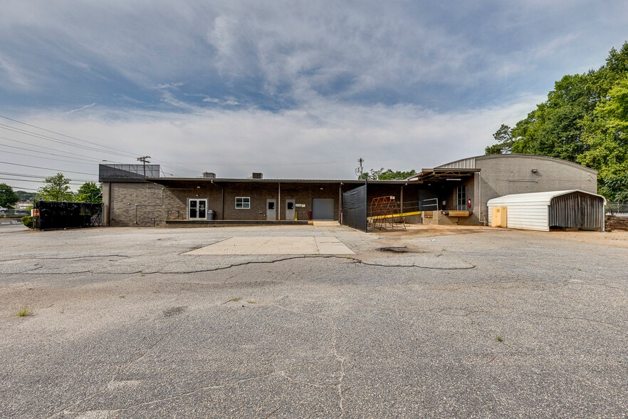 More Photos Of 211 N Pleasantburg Dr, Greenville Light Manufacturing For Sale