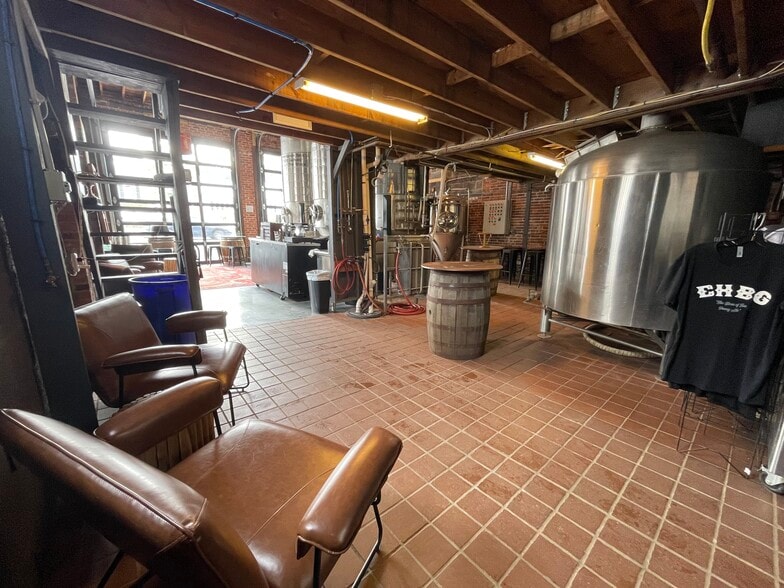 More Photos Of 776 Tolland St, East Hartford Warehouse For Sale