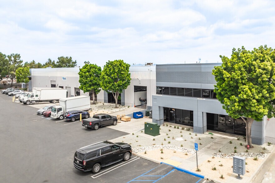 More Photos Of 12020 Woodruff Ave, Downey Warehouse For Lease