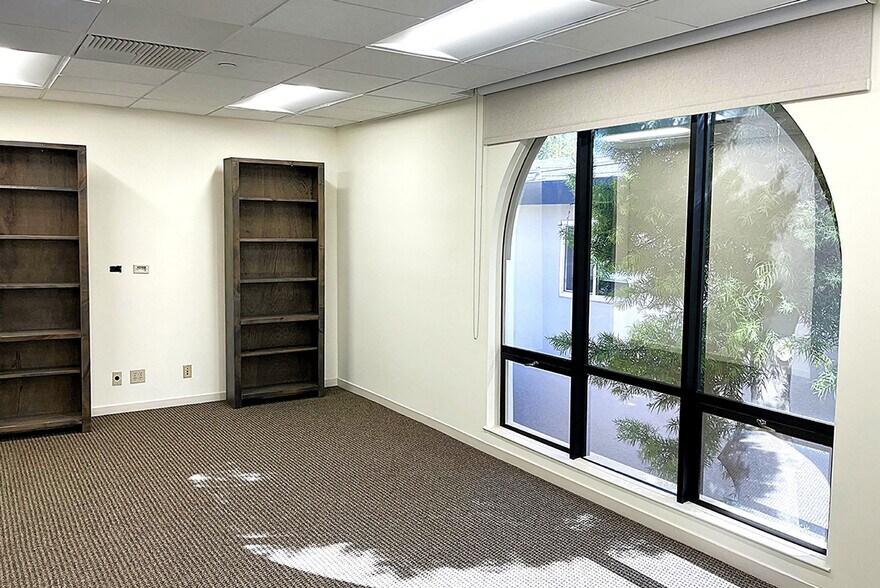 More Photos Of 345 Lorton Ave, Burlingame Office For Sale
