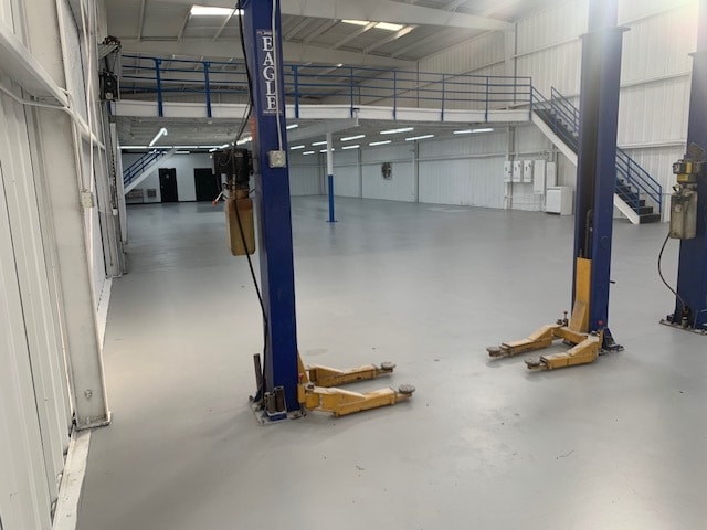 More Photos Of 5829 Beverly Hill St, Houston Warehouse For Lease