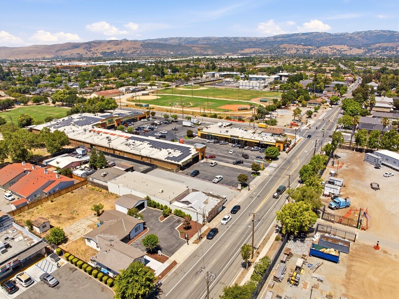 More Photos Of 285 W Main Ave, Morgan Hill Storefront Retail Residential For Sale