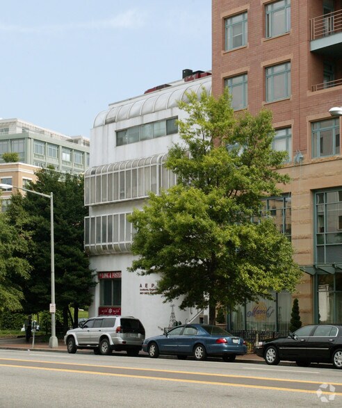 More Photos Of 2421-2423 Pennsylvania Ave NW, Washington Office For Sale