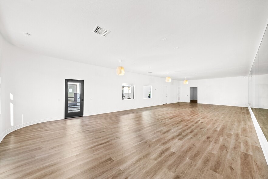 More Photos Of 3732-3734 E Coast Hwy, Corona Del Mar Storefront Retail Residential For Lease