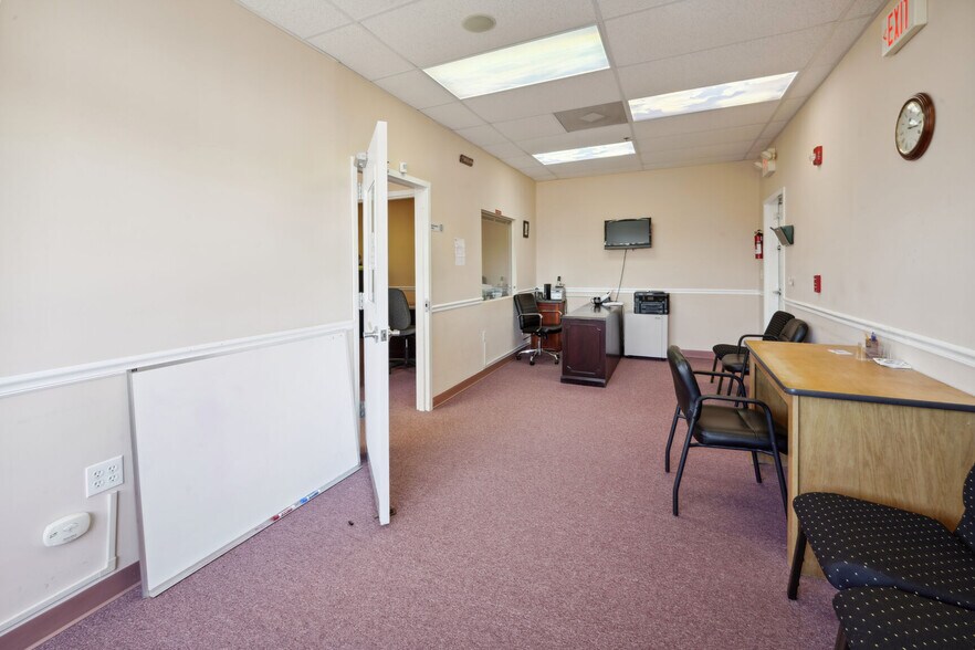 More Photos Of 1374 Whitehorse Hamilton Square Rd, Hamilton Medical For Sale