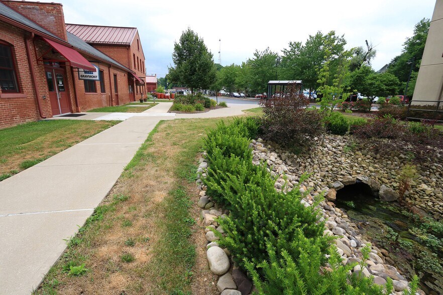 More Photos Of 100-256 Match Factory Pl, Bellefonte Medical For Lease