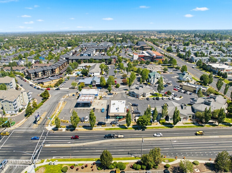 More Photos Of 583 NE Bellevue Dr, Bend Fast Food For Sale