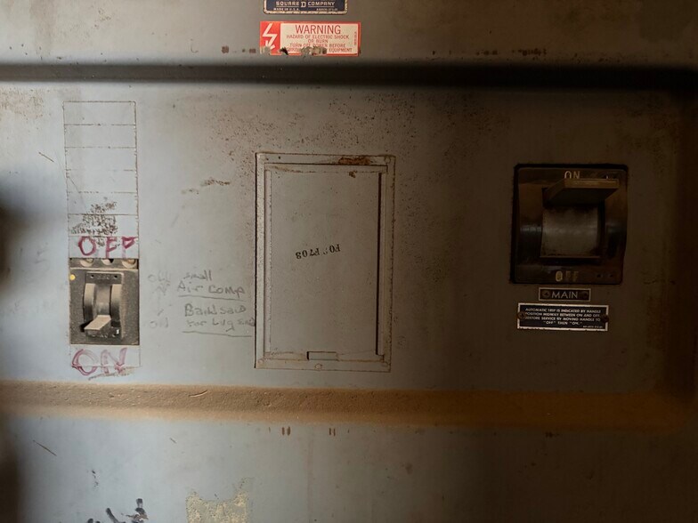 More Photos Of 708 N Pleasant Ave, Fresno Warehouse For Sale