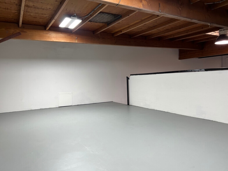 More Photos Of 2057 Goodyear Ave, Ventura Manufacturing For Sale