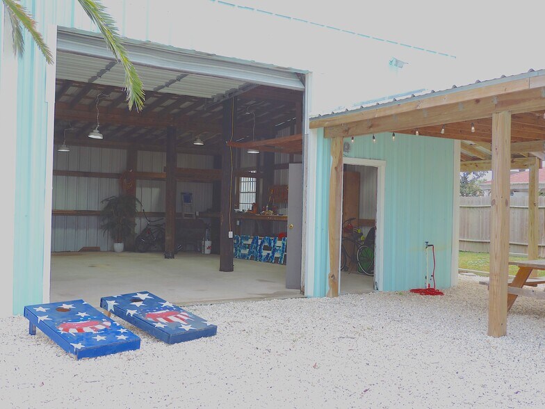 More Photos Of 801 59th St, Port, Port Aransas Freestanding For Sale