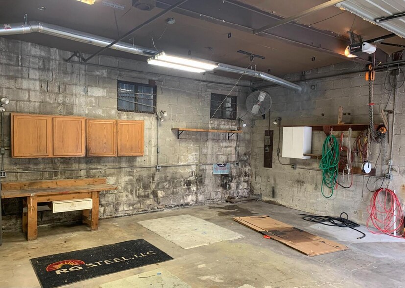 More Photos Of 2712 Sparrows Point Rd, Baltimore Light Manufacturing For Sale