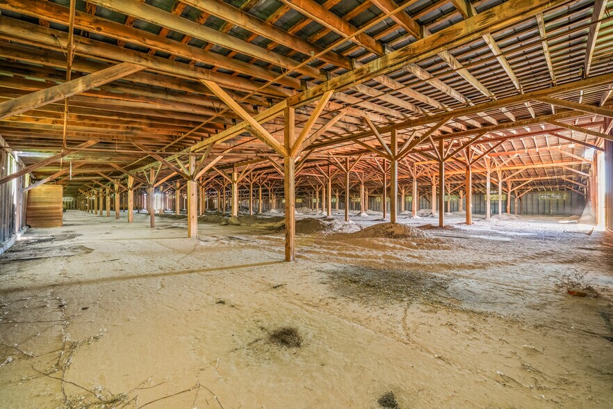 More Photos Of 901 Underwood Street, Littlefield Warehouse For Sale