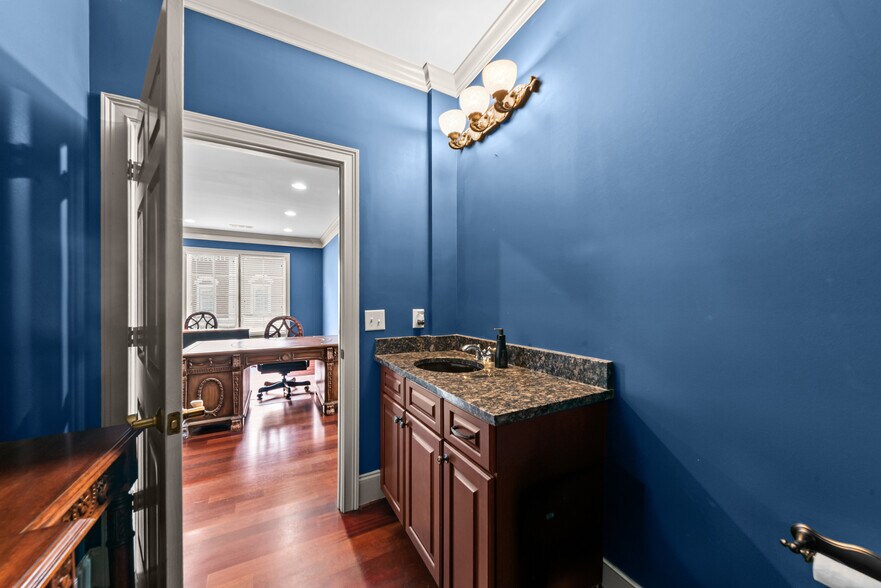 More Photos Of 1041 Parkside St, Greensboro Office For Lease