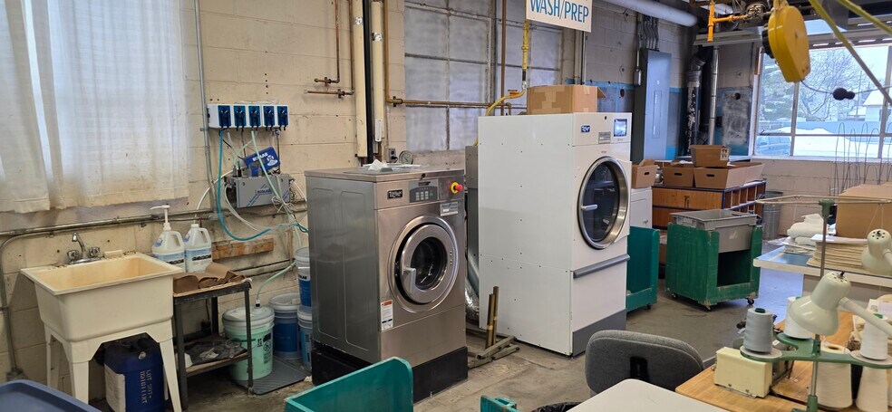 More Photos Of 39 E Davis St, Quinte West Industrial For Sale