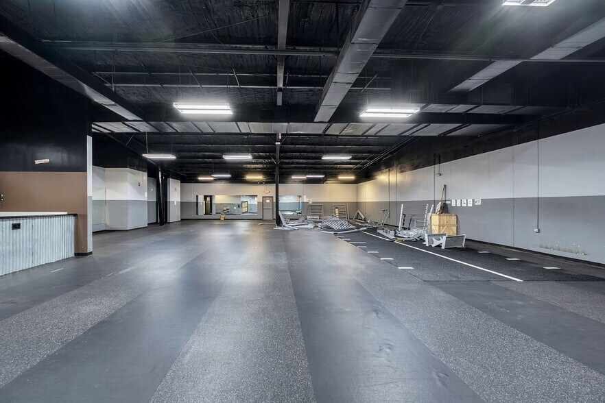 More Photos Of 7510 Lawndale St, Houston Warehouse For Sale
