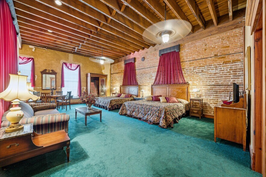 More Photos Of 210 Moody Ave, Galveston Storefront Retail Office For Sale