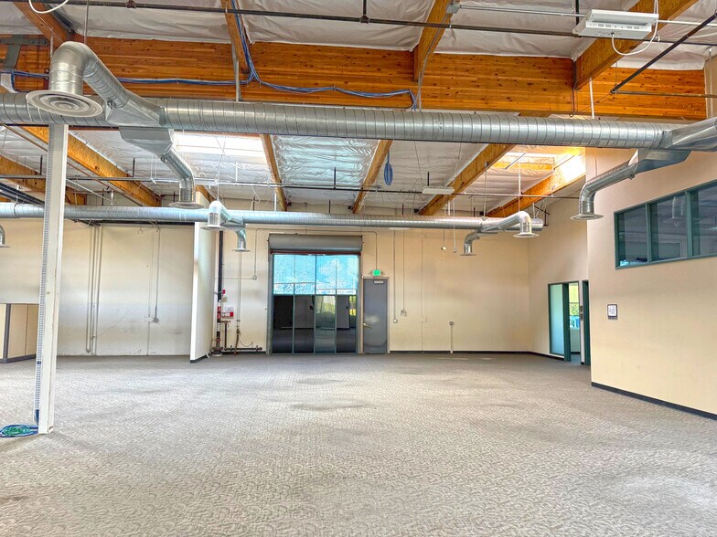 More Photos Of 428 Aviation Blvd, Santa Rosa Warehouse For Sale