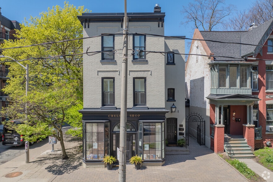 More Photos Of 386 Huron St, Toronto Storefront Retail Office For Lease