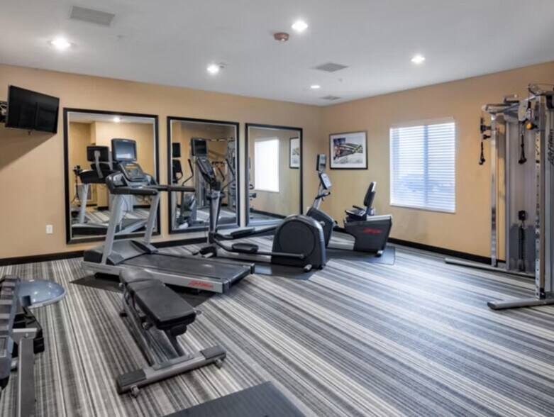 More Photos Of 1225 Ea Owen K Garriott Rd, Enid Hotel For Sale