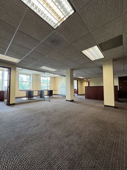 More Photos Of 123 E Main St, Charlottesville Coworking Space
