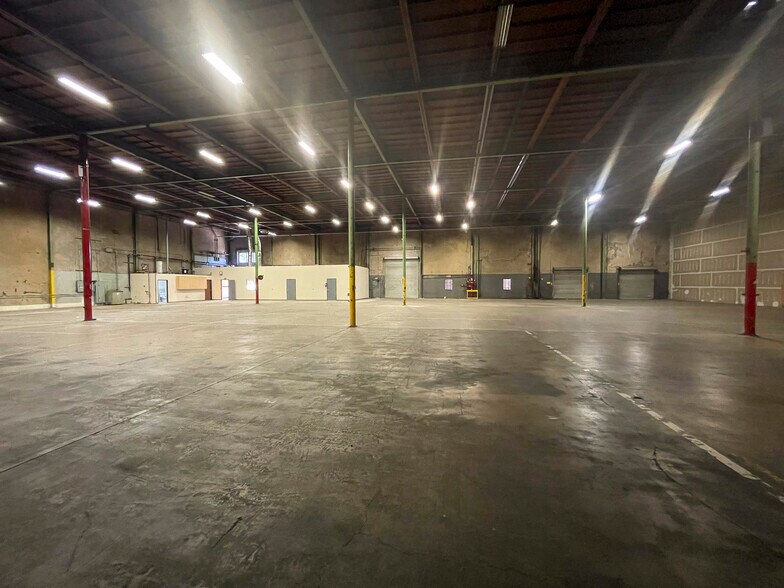 More Photos Of 3900 Florin Perkins Rd, Sacramento Warehouse For Lease